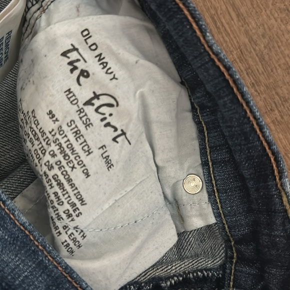 Old Navy Mid Rise The Flirt Bootcut Denim Jeans Size 4 - Picture 3 of 10